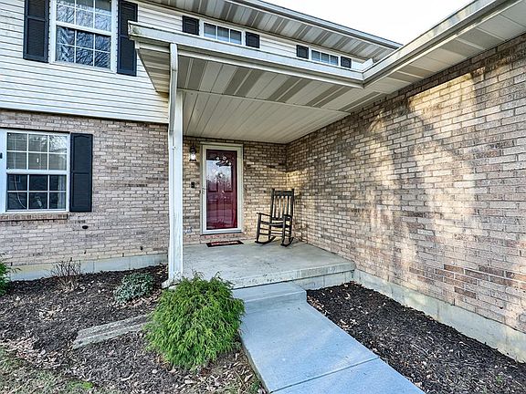3rd image of 312 Meadow Ct