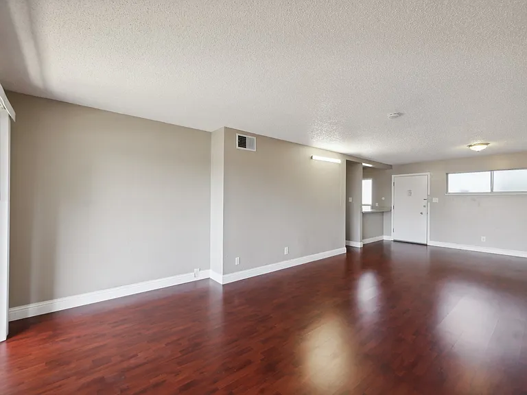 1406 Henry Street — Photo 42