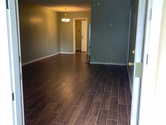 3rd image of 777B Douglas Dr