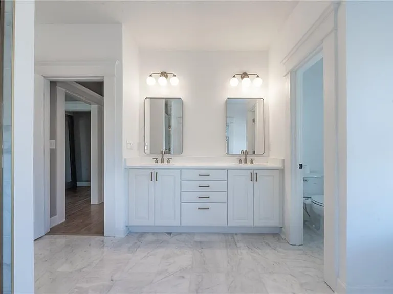781 Greenwood Ave NE — Photo 35