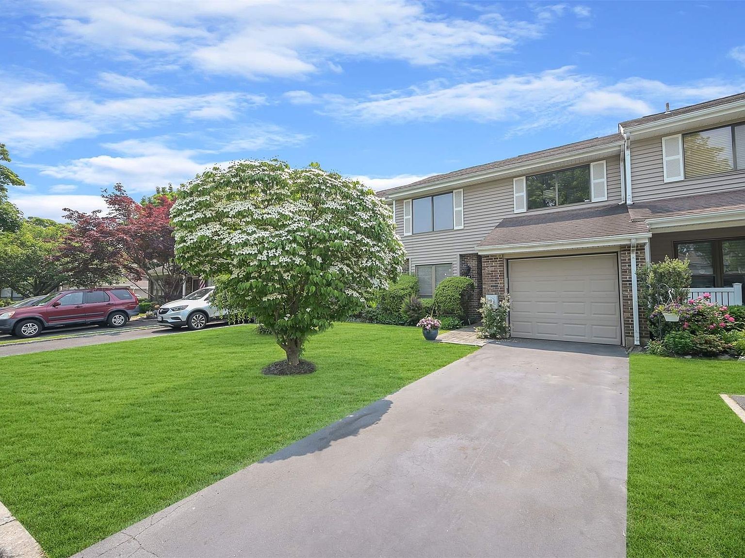 87 Hidden Ponds Circle UNIT 87, Smithtown, NY 11787 Zillow