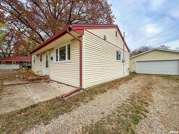 3rd image of 3916 N Saint Joseph Ct