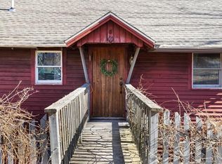 2 Old Colchester Rd, Quaker Hill, CT 06375