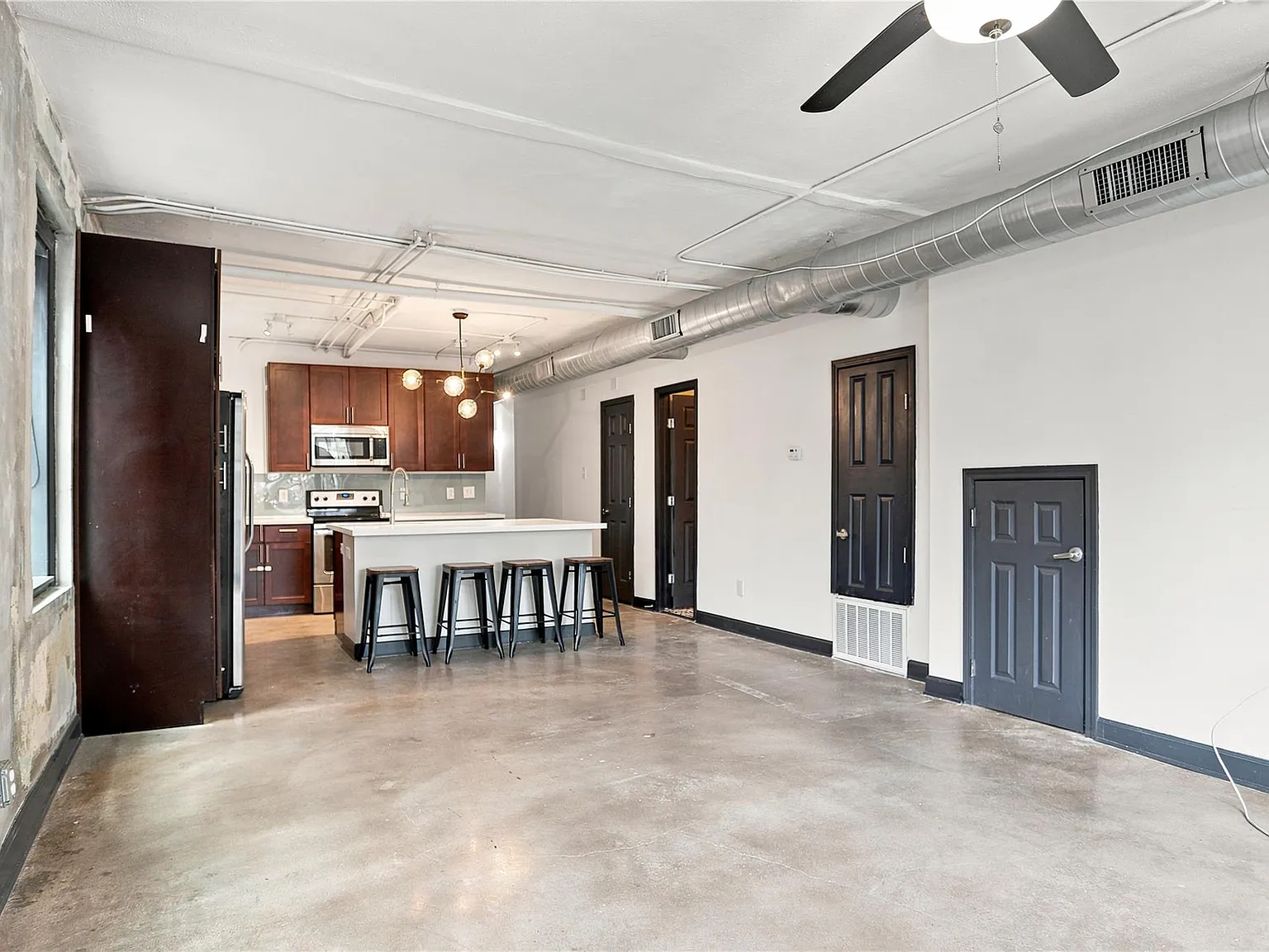 6825 Avenue C — Photo 3