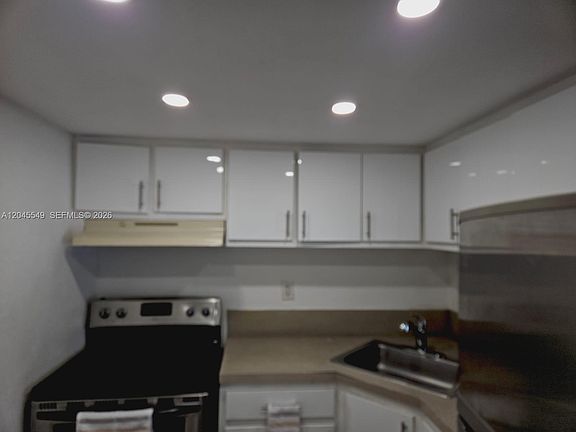 3rd image of 4550 NW 9th St APT 709E