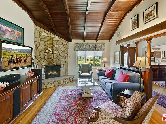 4th image of 2801 Nichols Canyon Pl