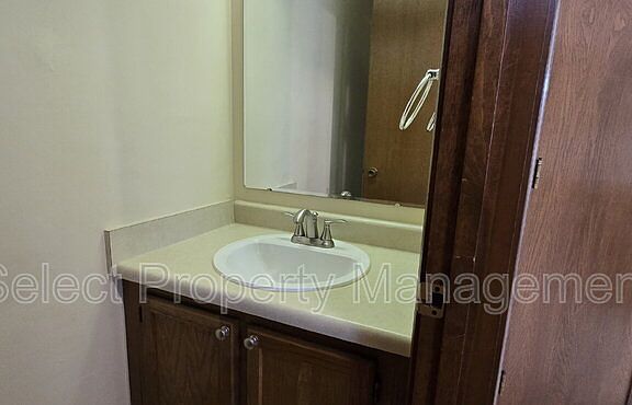 3rd image of 5438 Evard Rd