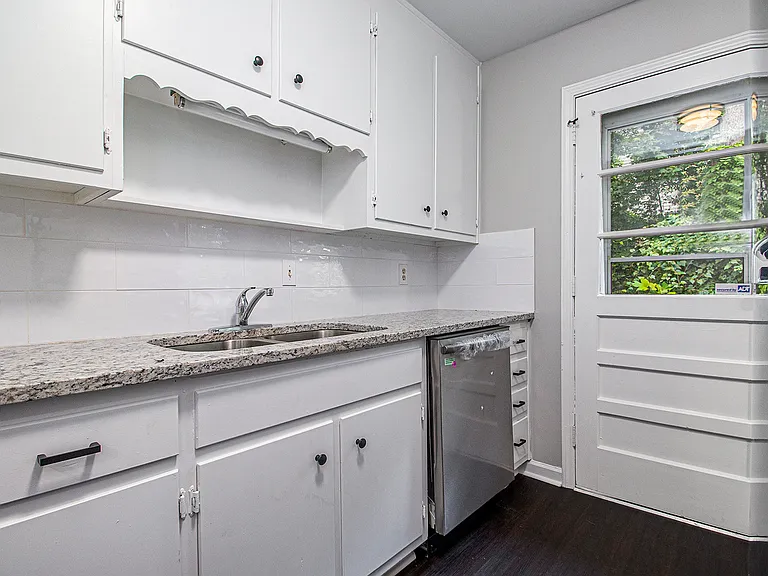 2430 Coosawattee Dr NE #B — Photo 40