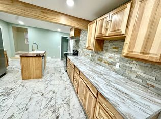 118 W 22nd Ave, Oshkosh, WI 54902