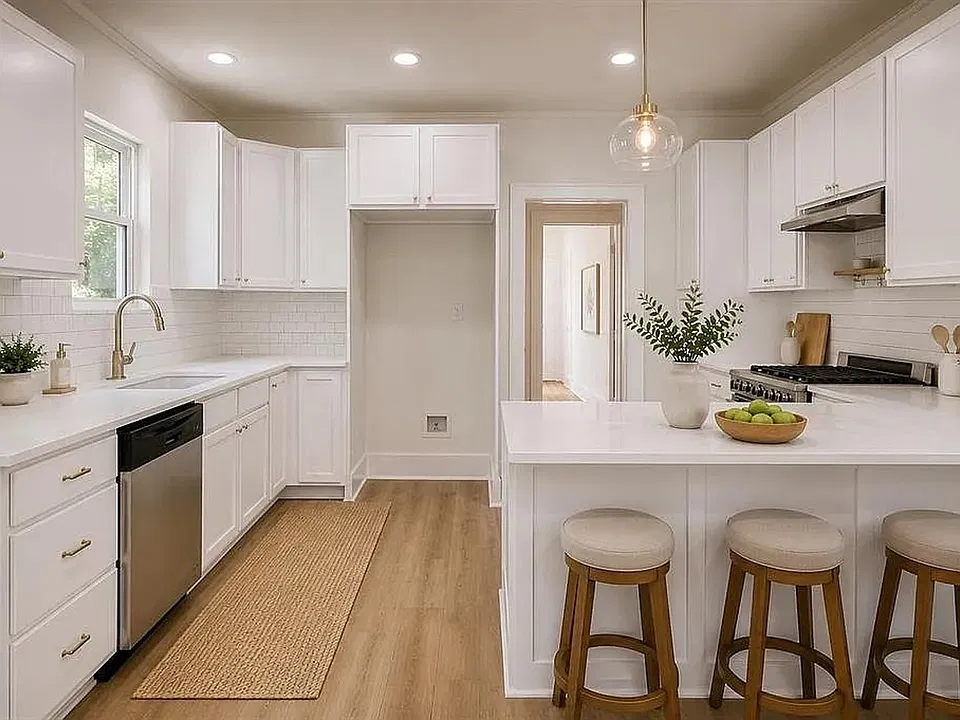 2015 NW 20th St