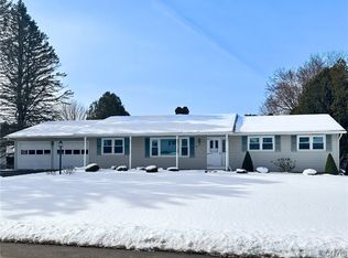 13 Harts Hill Cres, Whitesboro, NY 13492