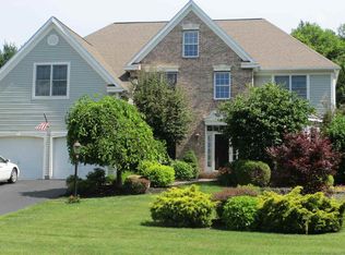 27 Bluestone Rdg, Halfmoon, NY 12065