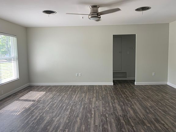 4th image of 3129 Cortez Blvd