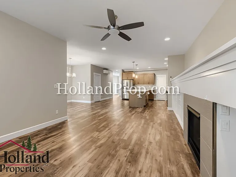 131 NE 30th Ave — Photo 9