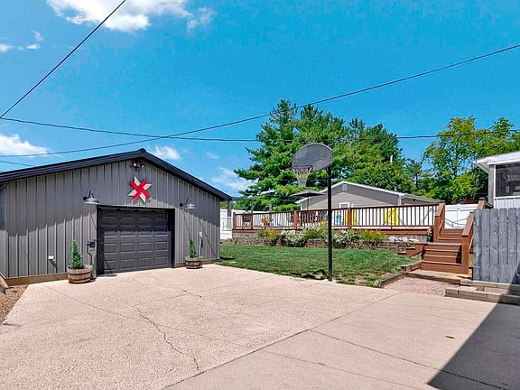 3rd image of 1004 Nicholas Dr