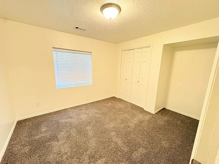 334 W Mountain View Dr — Photo 5