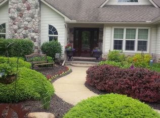 4330 Orion Rd, Rochester, MI 48306