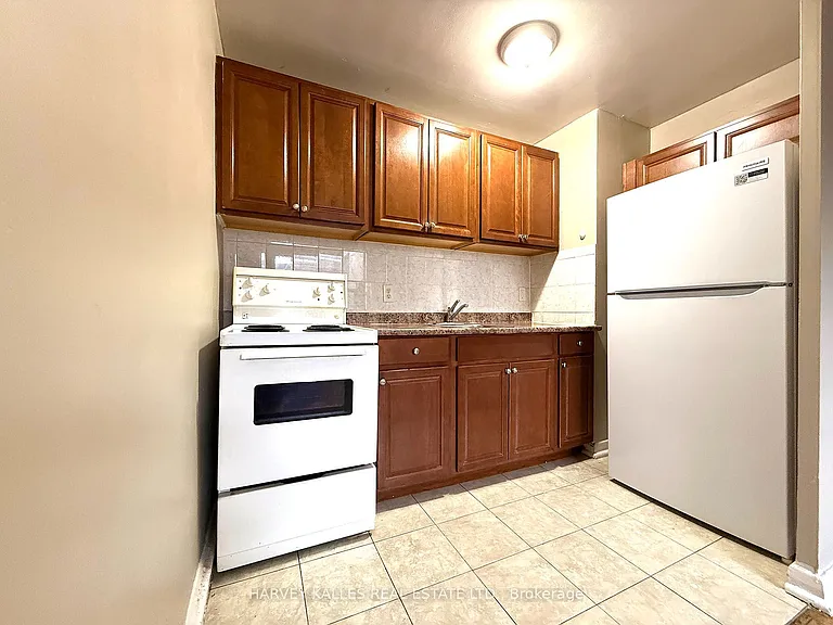 1490 Eglinton Ave W #407 — Photo 5