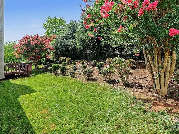 5th image of 4017 Guilford Ct NW