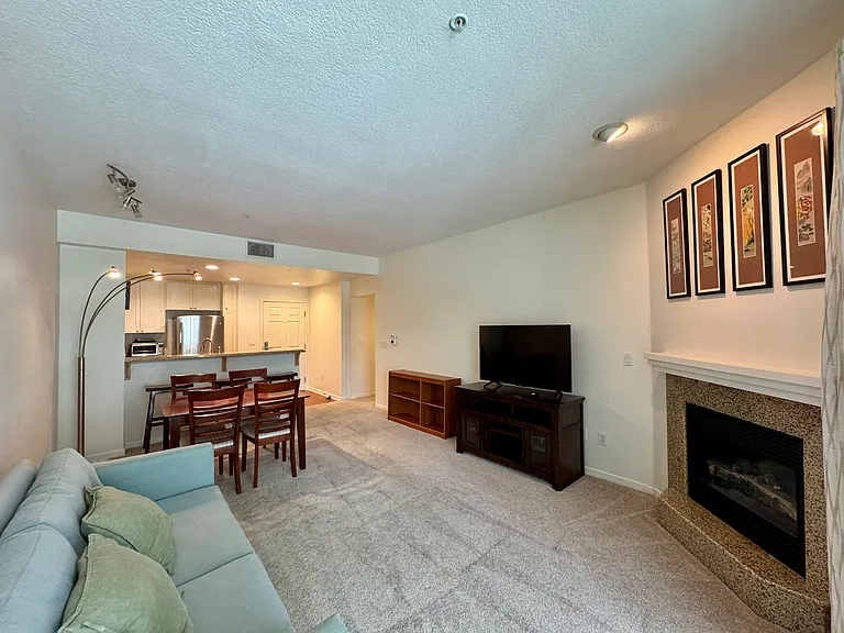160 S Hudson Ave #211 — Photo 9