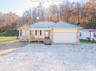 16656 Daniel Boone Pkwy, Peytona, WV 25154