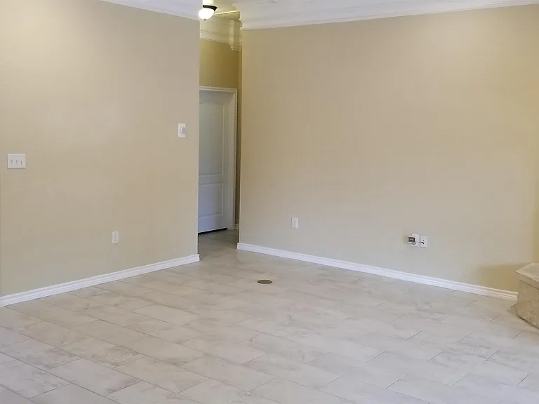 Living Room (2)