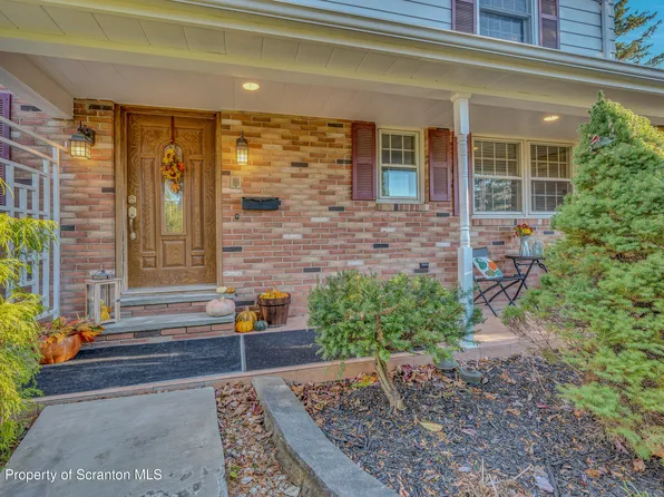 1003 Sleepy Hollow Rd, Clarks Summit, PA 18411