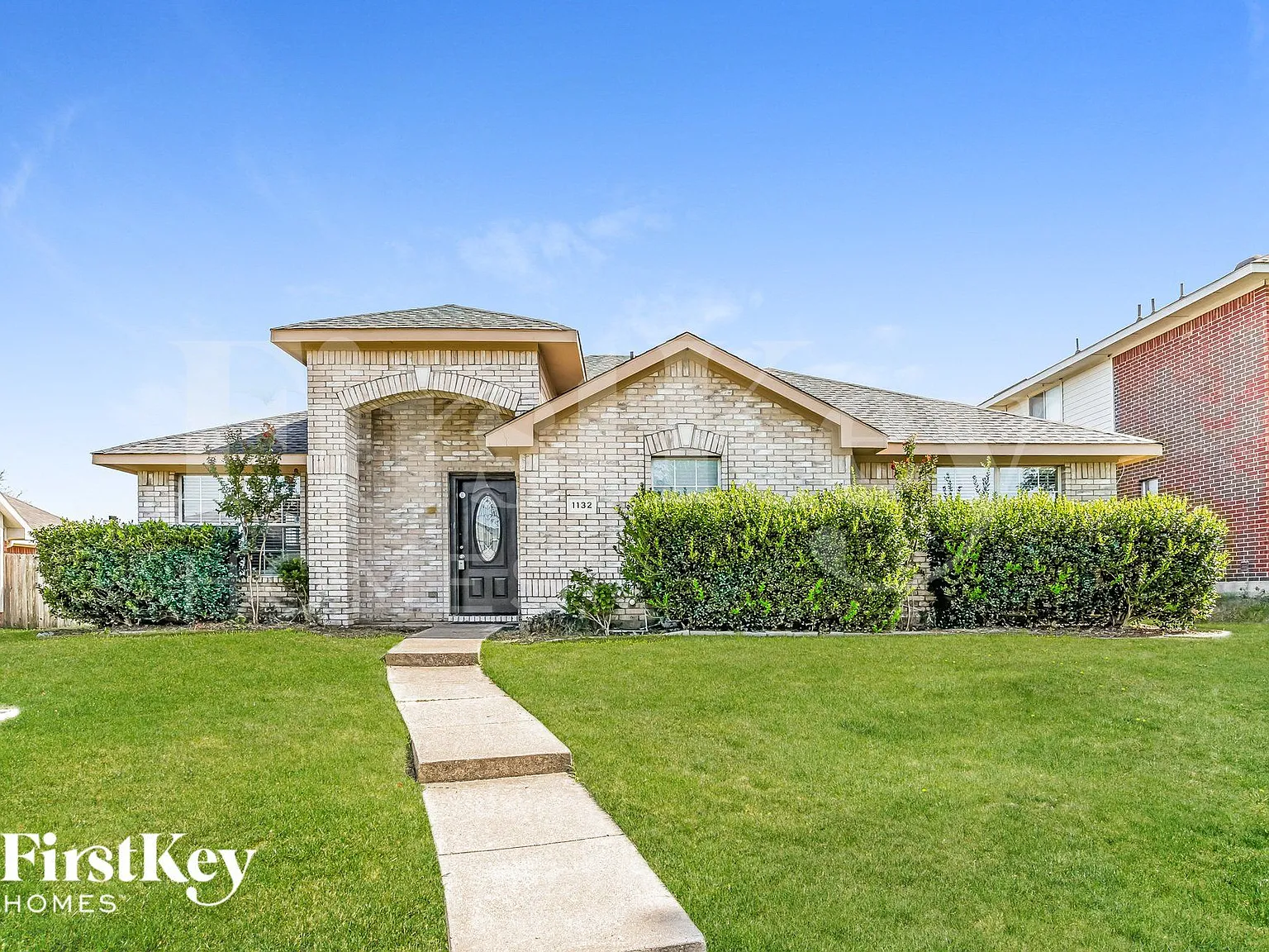 3 bed, 2.0 bath, 2076 sqft, $2,600 — Photo 1