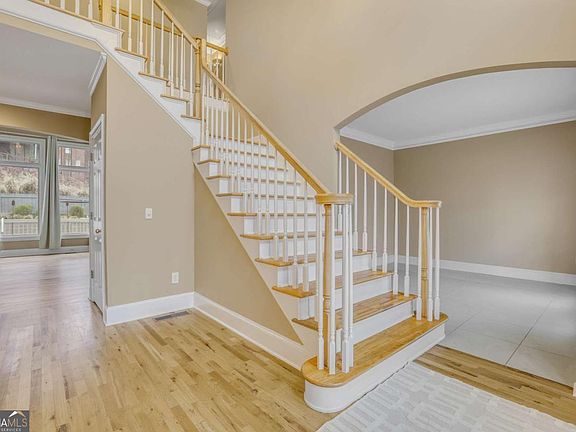 5th image of 803 Rocky Ridge Ct