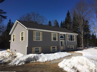 100 Baker Rd, Winterport, ME 04496