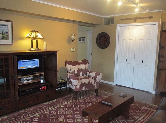 3rd image of 1595 Floyd Brown Ln APT 1B