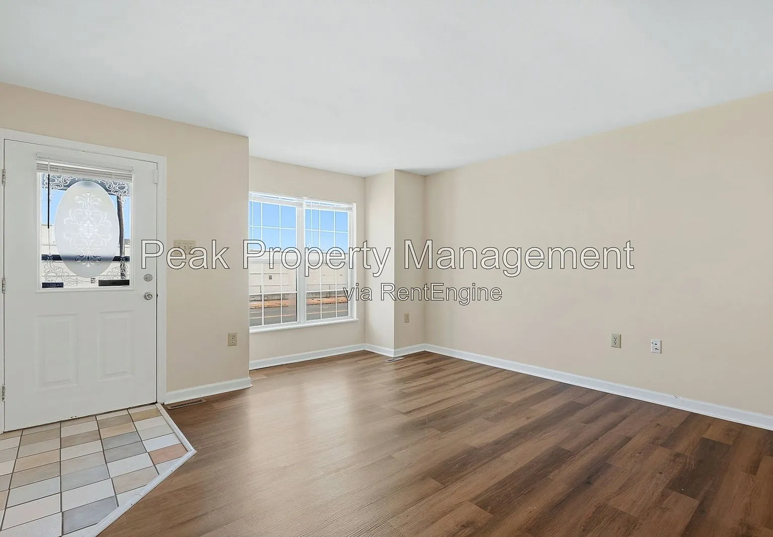 3 bed, 1.5 bath, 1232 sqft, $2,200 — Photo 4