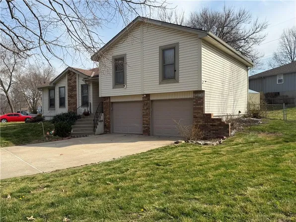 7801 N Euclid Ave, Gladstone, MO 64118