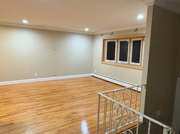 (undisclosed Address), Plainview, NY 11803