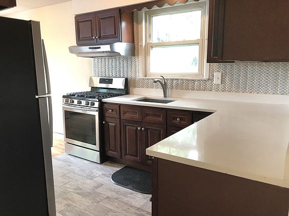3rd image of 2385 28th St #3