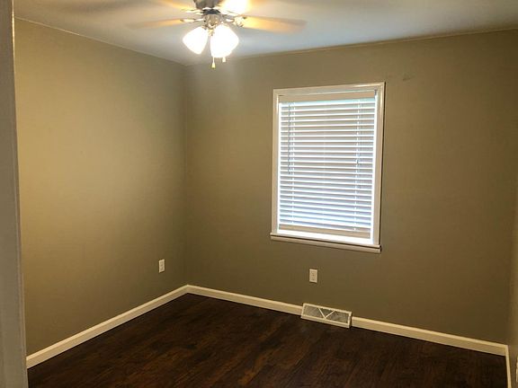 3rd image of 311 Peach Tree Dr