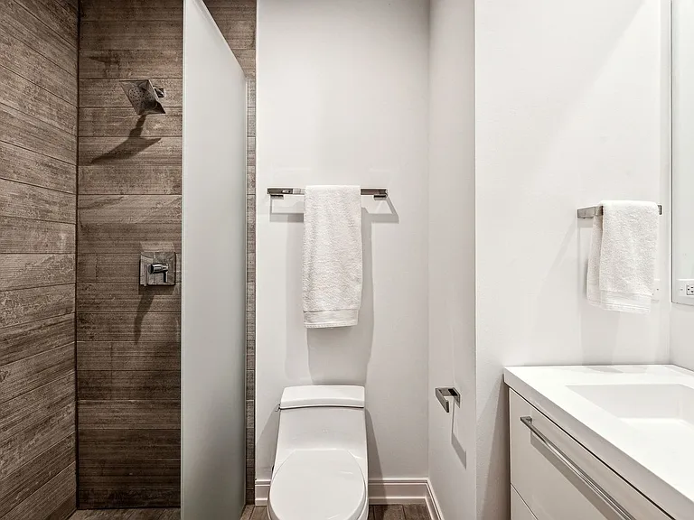 223 W Lake St #2S — Photo 6