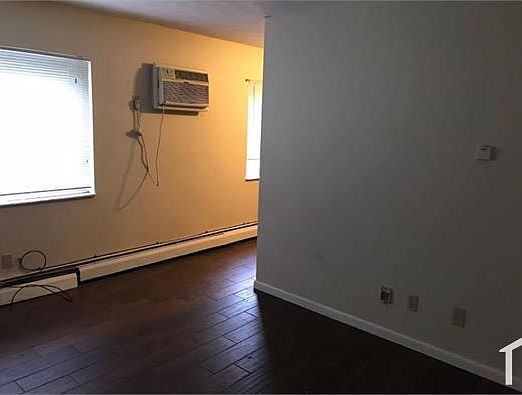 2nd image of 2861 Harrison Ave #9