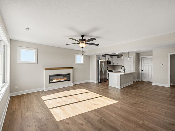 3rd image of 591 Hart Ln