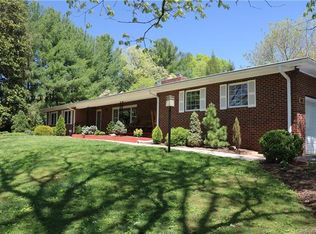 44 Bull Mountain Rd, Asheville, NC 28805