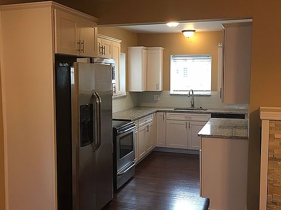 2nd image of 1324 Clearwater Blvd