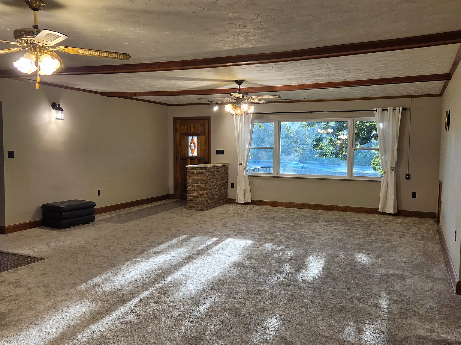 2 bed, 1500 sqft, $1,650 — Photo 2