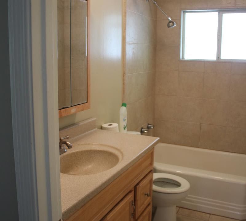 1st image of 2686 Eaton Ave