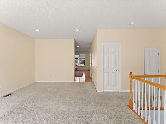 4th image of 225 Heritage Ln