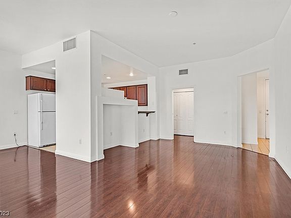 5th image of 47 E Agate Ave Unit 303