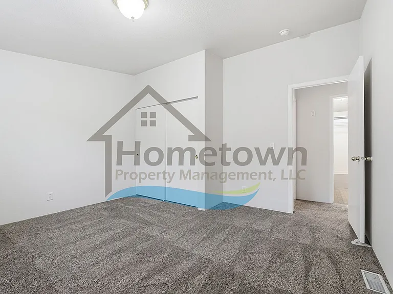 5425 E Grove Ave — Photo 27