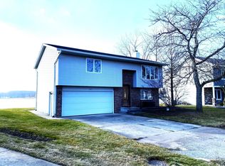 120 Paula Dr, Brooklyn, MI 49230