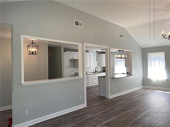 5th image of 148 Riverview Dr