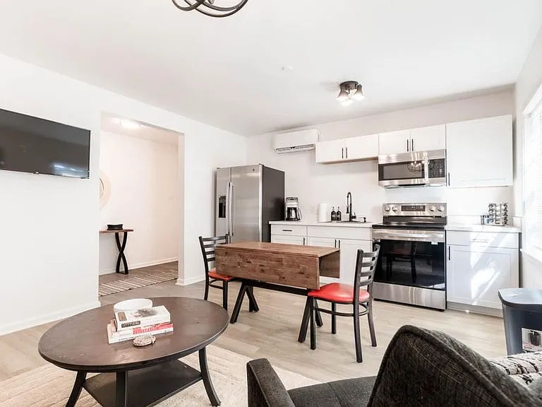 1516 Avenue K #D — Photo 1