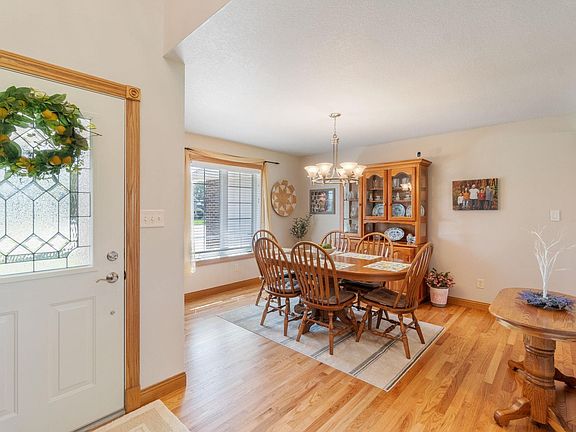 4th image of 4009 Maryhill Dr
